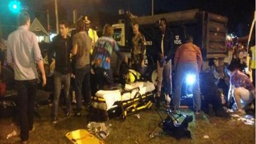 Mỹ: Xe tải lao vào đám đông ở New Orleans, 28 người bị thương - ảnh 1