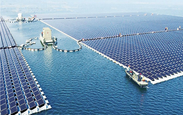 Nhà máy điện mặt trời ''nổi'' lớn nhất thế giới đã đi vào hoạt động