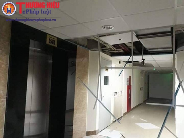 Hà Nội: Trần hành lang ở chung cư Gemek Tower Lê Trọng Tấn bị rơi xuống đất sau mưa giông