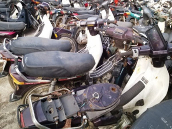TP HCM: Mang 20 xe máy vi phạm đi bán ve chai, trưởng công an xã bị đình chỉ công tác