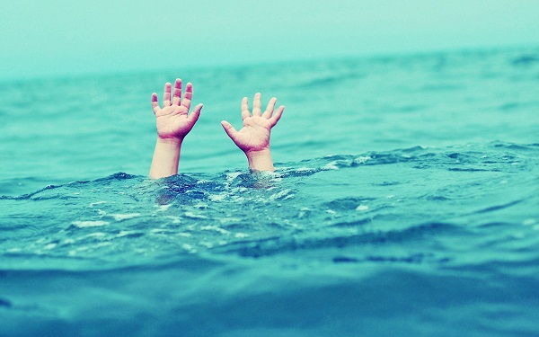 Hà Tĩnh: 2 anh em họ chết đuối khi bơi qua sông lùa trâu về nhà