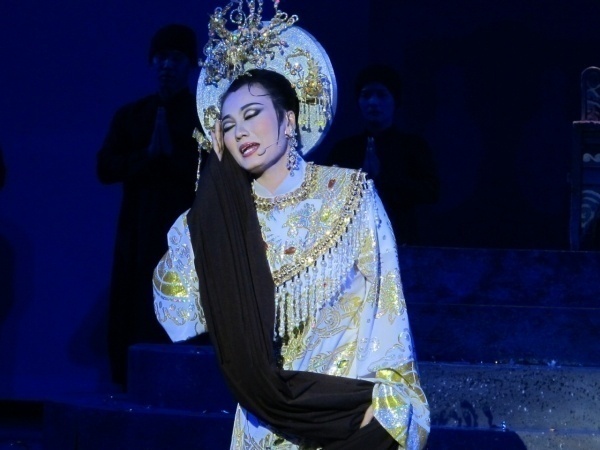 Thí sinh Nguyễn Thị Chúc ( vai Lý Chiêu Hoàng, Nhà hát Nghệ thuật truyền thống Đồng Nai) đạt Huy chương vàng