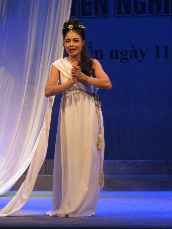 Tiết mục của thí sinh Nguyễn Thị Hà - Vai diễn Mê Đê, Nhà hát Cải lương Việt Nam đoạt Huy chương  Bạc