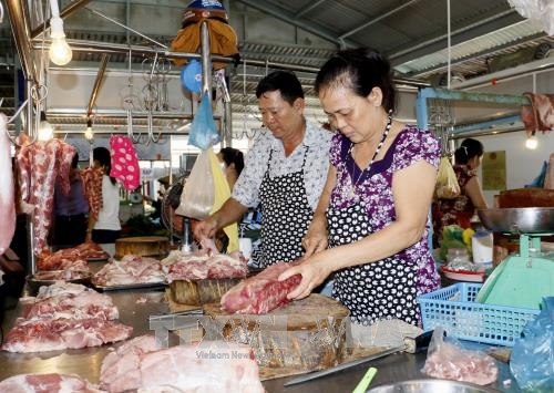 Vĩnh Long đưa vào hoạt động chợ đảm bảo vệ sinh an toàn thực phẩm. Ảnh: Phạm Minh Tuấn/TTXVN