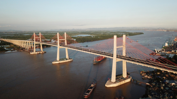 Cầu Bạch Đằng và tuyến cao tốc Hạ Long - Vân Đồn đã thông xe đầu tháng 9-2018