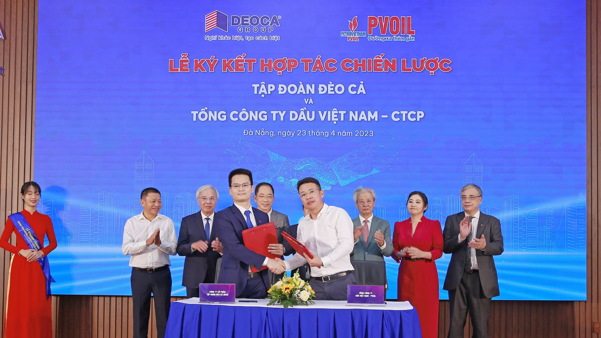 Lễ ký kết hợp tác giữa Đèo Cả và Công ty Dầu Việt Nam.