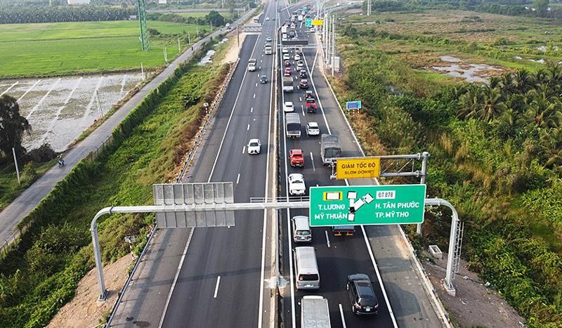 Hiện lưu lượng phương tiện lưu thông trên tuyến cao tốc TP.HCM - Trung Lương và Trung Lương - Mỹ Thuận đến nay đã gần chạm mốc mãn tải. Ảnh:TL