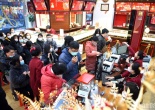 Hà Nội: Thị trường vàng sôi động ngày vía thần tài
