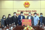 TCĐT Thương hiệu và Pháp luật tặng vật tư y tế cho lực lượng tuyến đầu phòng, chống dịch Covid-19 tại huyện Thanh Sơn