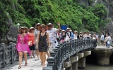 Gần 3 triệu lượt khách quốc tế đến Việt Nam trong 11 tháng qua