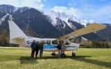 Gia đình 5 người mua máy bay cỡ nhỏ, tự lái đi du lịch khắp thế giới