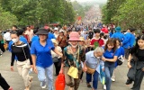Hàng vạn du khách nô nức về Đền Hùng trước ngày Giỗ Tổ