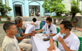 CLB báo chí Phú Thọ đồng hành thăm khám và phát thuốc miễn phí cho hơn 300 người dân ở Sóc Sơn