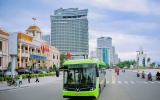 Người dân và du khách Nha Trang hào hứng trải nghiệm buýt điện VinBus