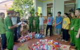 Công an tìm người mua hàng của gian hàng “Tổng kho Đông Hưng”