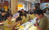 Giá vàng hôm nay 5/5: Thế giới 'rơi tự do', trong nước giảm mạnh