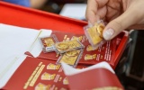 Giá vàng hôm nay 23/5: Giảm nhẹ do đồng USD tăng lên