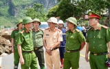 Ấm áp nghĩa tình quân dân giữa tâm lũ Mường Than