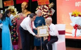 Chủ tịch Quốc hội Trần Thanh Mẫn trao Huy hiệu Đảng, tri ân các lão thành cách mạng