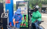 Giá xăng tăng mạnh, E5 RON92 tăng hơn 1.200 đồng/lít 