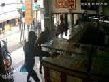 Bắt nghi can nổ súng cướp tiệm vàng ở TP.HCM