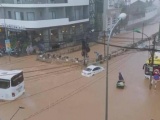 Mưa lớn gây ngập cục bộ nhiều tuyến đường tại Đà Lạt