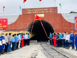Than Quang Hanh: Gắn biển công trình Mặt bằng sân công nghiệp cửa lò +30