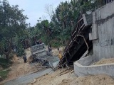 Yên Bái: Cầu thép bất ngờ sập xuống khi đổ bê tông bề mặt