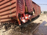 Hà Nội: Tàu hỏa bất ngờ trật bánh khỏi đường ray, giao thông tê liệt nghiêm trọng