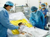 Tình hình sức khỏe mới nhất của cháu bé đầu tiên được ghép phổi tại VN