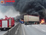 Thanh Hóa: Cháy xe khách và xe Container sau cú tông mạnh