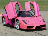 Có “tiền tấn” cũng không mua được siêu xe Ferrari màu hồng?