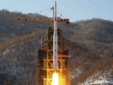 Nhật Bản lo ngại Triều Tiên chuẩn bị phóng tên lửa cài chất độc