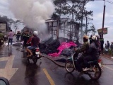 Đắk Lắk: Xe chở vải bốc cháy ngùn ngụt trên đường Hồ Chí Minh