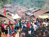 Hà Giang: Hàng chục nghìn du khách chen chân đến Chợ tình Khâu Vai