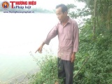TT Huế: Hàng chục hộ dân sống thấp thỏm cạnh bờ sông sạt lở nghiêm trọng