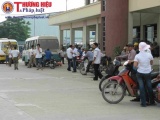 Nhiều xe “nhồi nhét” khách đổ về Hà Nội sau kỳ nghỉ lễ