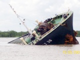 Tàu nước ngoài đâm tàu cá, 15 ngư dân bị hất văng xuống biển