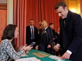 Người dân Pháp bắt đầu bỏ phiếu lựa chọn tổng thống mới