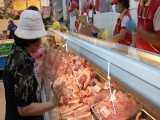 Vì sao giá thịt lợn hơi xuống đáy nhưng Việt Nam vẫn nhập khẩu mặt hàng này?