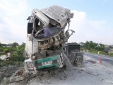 Hà Nam: Xe tải đấu đầu kinh hoàng, cả hai lái xe tử vong tại chỗ
