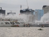 Diễn tập cứu hộ hai tàu du lịch tông nhau, bốc cháy trên sông Sài Gòn