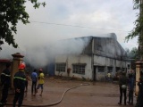 Cháy lớn thiêu rụi toàn bộ số thuốc của công ty dược ở Bình Phước