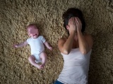Mắc chứng trầm cảm sau sinh, người mẹ có thể làm hại con bất cứ lúc nào