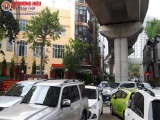 Hà Nội: Gầm cầu đường sắt tuyến Cát Linh - Hà Đông biến thành bãi đỗ xe