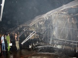 Kiên Giang: Biển lửa dữ dội thiêu rụi 9 gian hàng ở chợ đêm Phú Quốc