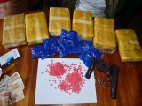 Quảng Trị: Bắt 2 đối tượng vận chuyển 40.000 viên ma túy cùng súng quân dụng