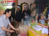 Thứ trưởng Bộ GTVT thăm, động viên gia đình 2 nạn nhân tử nạn ở Nghệ An