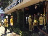 Hollywood, Mỹ: Ô tô lao vào tiệm Starbucks khiến nhiều người bị thương