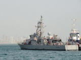 Tàu hải quân Mỹ bắn cảnh cáo tàu Iran tại Vịnh Ba Tư